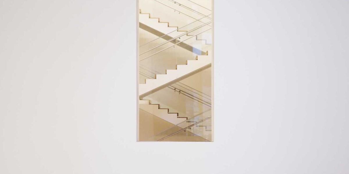 Linseed vs. Tung Oil: Top Choice for Wood Finishing