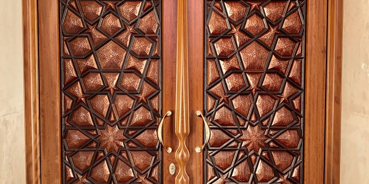 Charm and Nostalgia: Embracing Vintage Windows