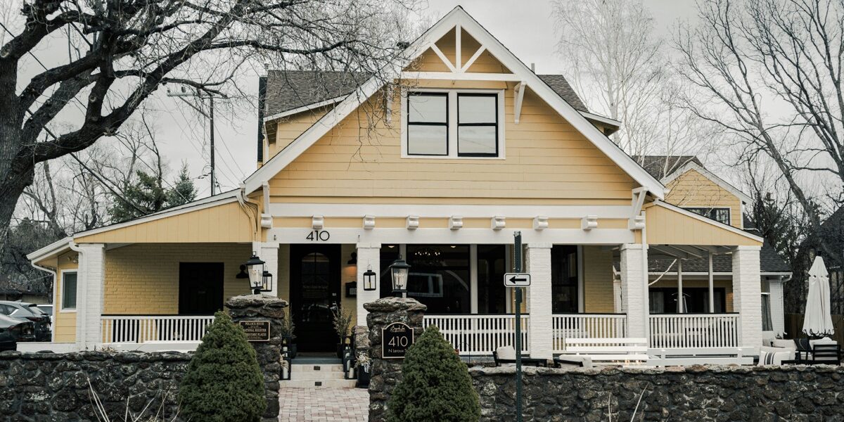 Earth Tones and Forest Green: The Authentic Craftsman Color Palette